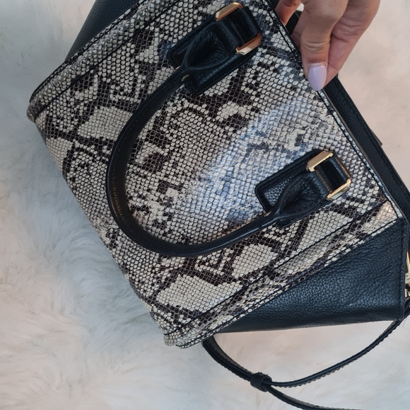 BCBG snakeskin crossbody - Picture 3 of 6